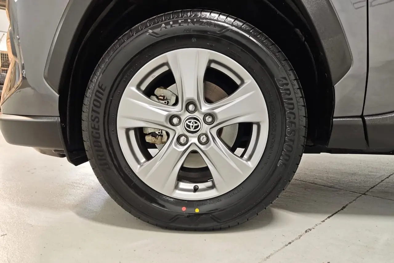 2023 Toyota RAV4 Gallery Image 9