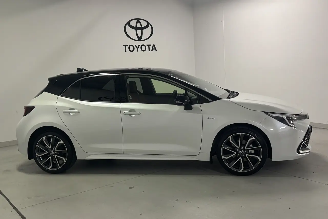 2025 Toyota Corolla Gallery Image 4