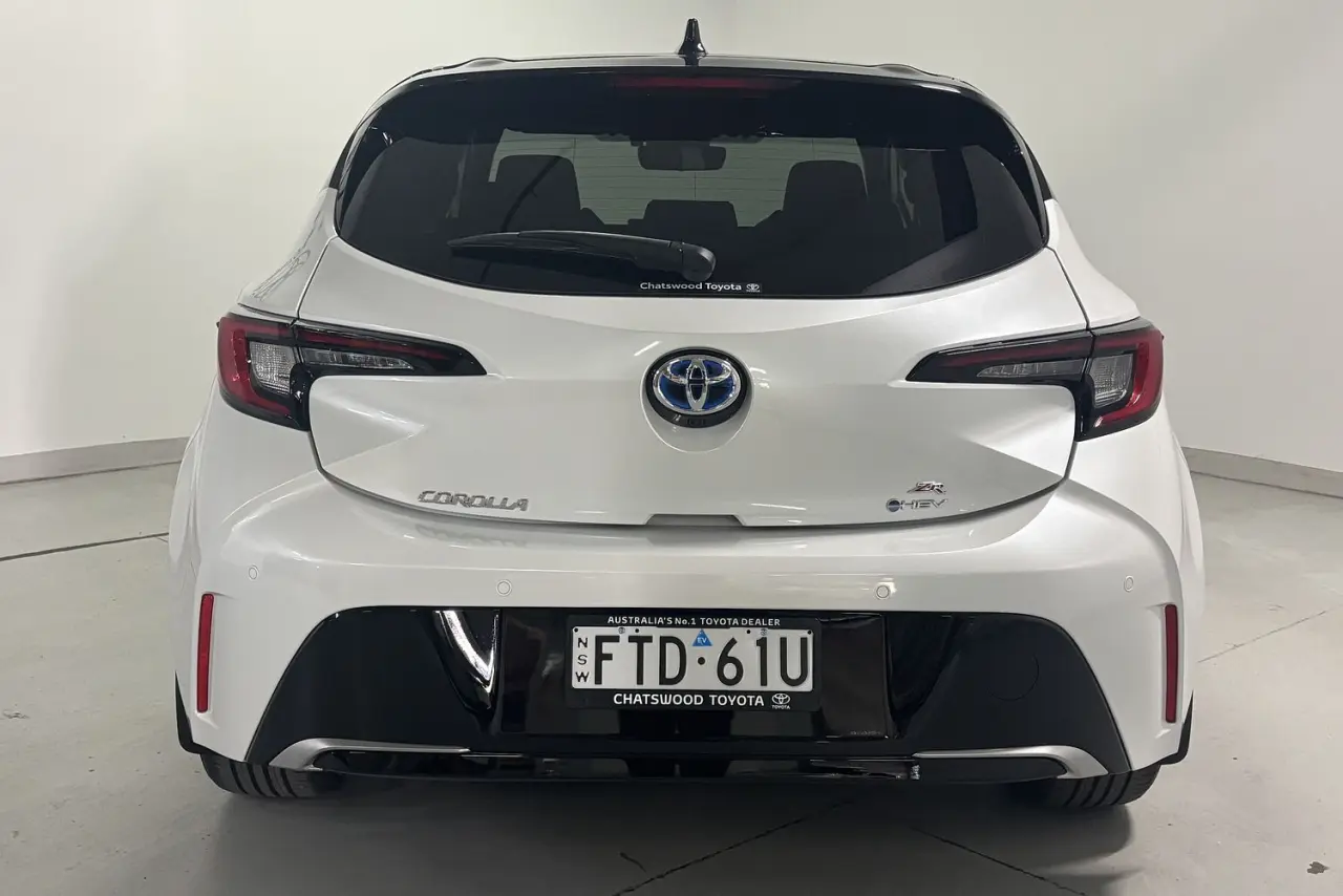 2025 Toyota Corolla Gallery Image 7