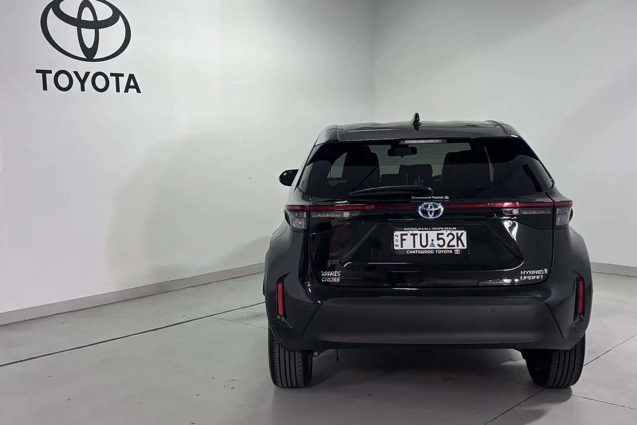 2023 Toyota Yaris Cross Gallery Image 6