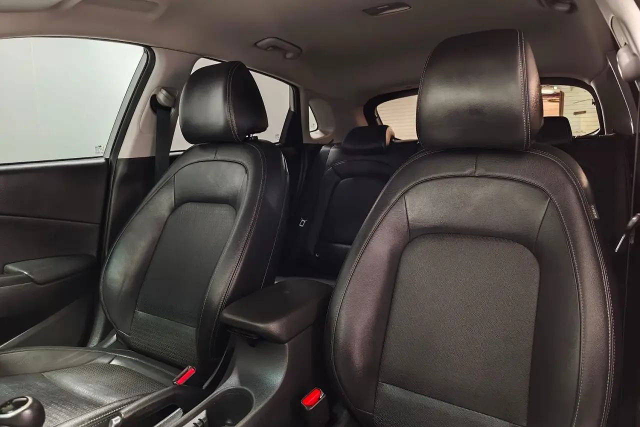 2020 Hyundai Kona Gallery Image 15