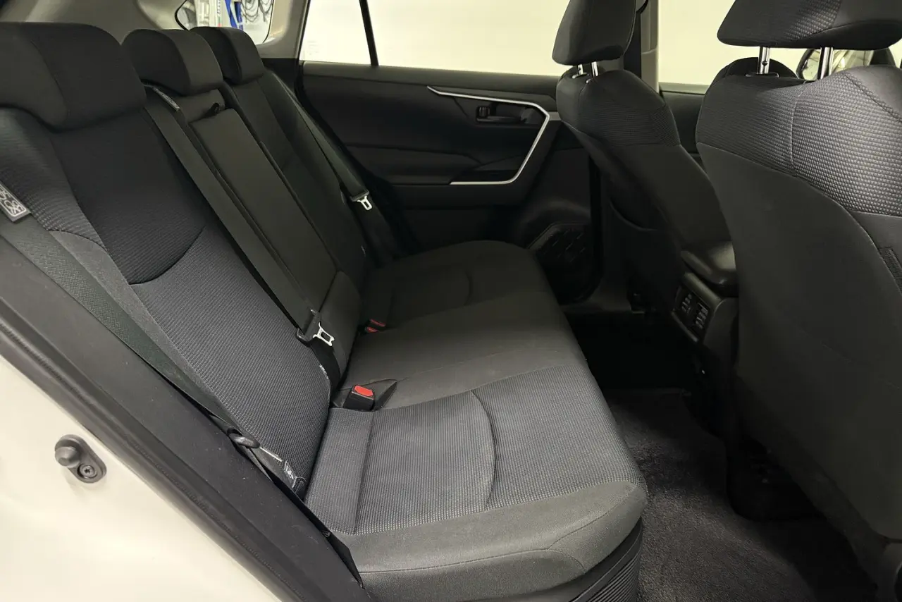 2021 Toyota RAV4 Gallery Image 10