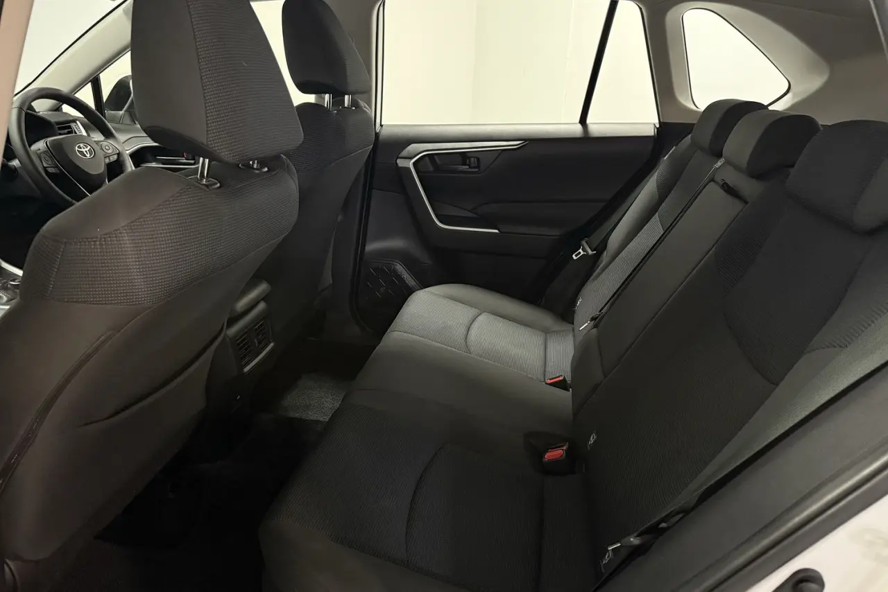 2021 Toyota RAV4 Gallery Image 12