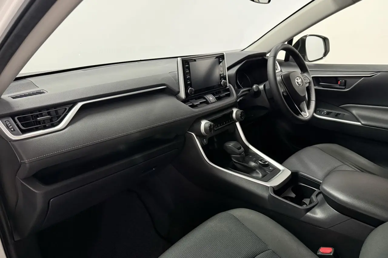 2021 Toyota RAV4 Gallery Image 13