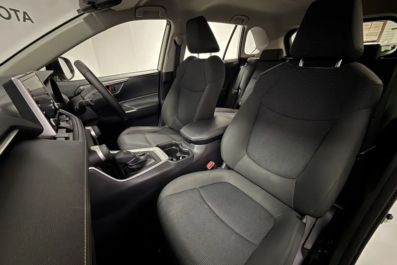 2021 Toyota RAV4 Gallery Image 14