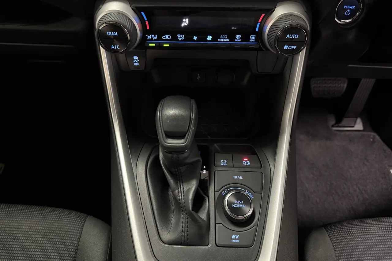 2021 Toyota RAV4 Gallery Image 18