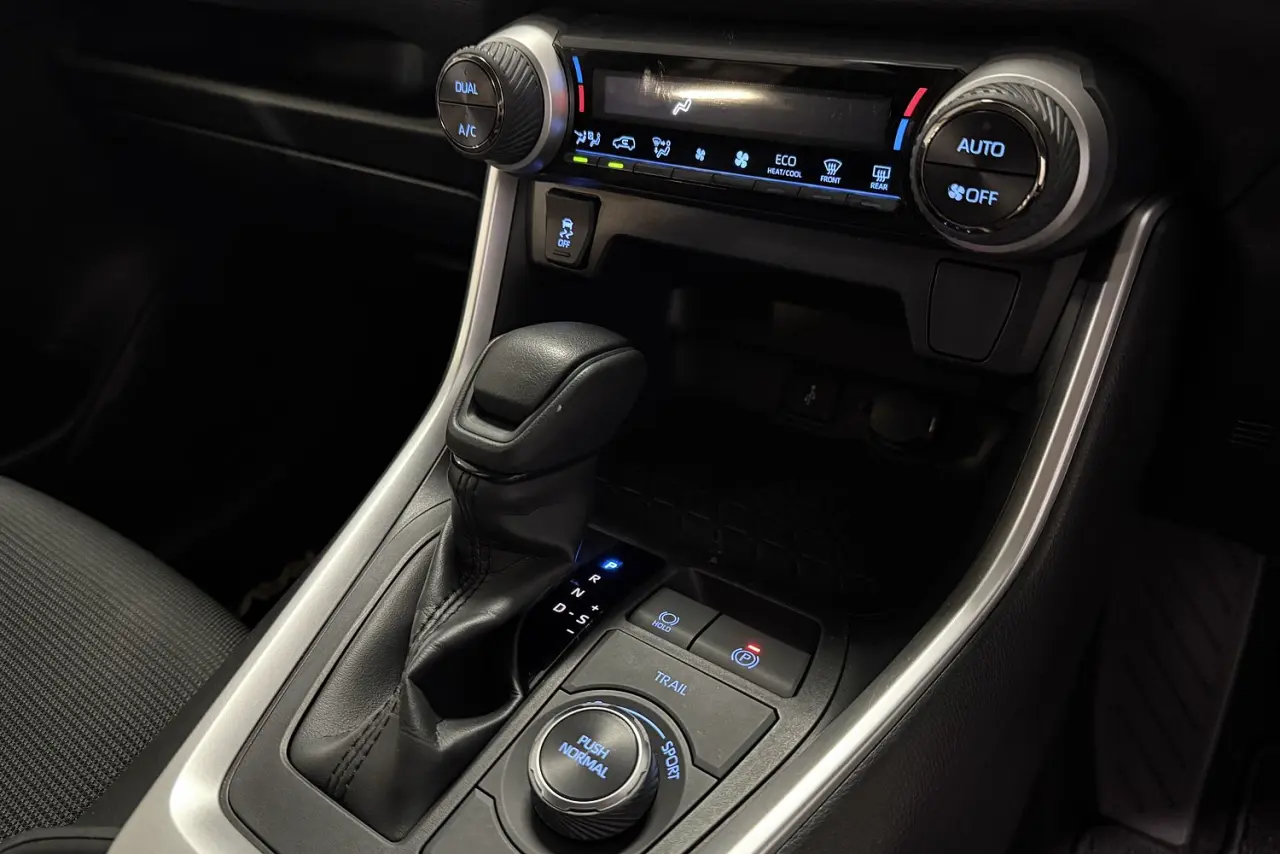 2021 Toyota RAV4 Gallery Image 19