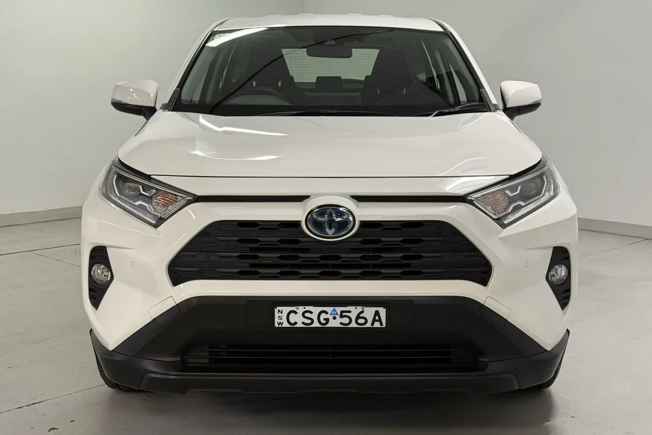 2021 Toyota RAV4 Gallery Image 2
