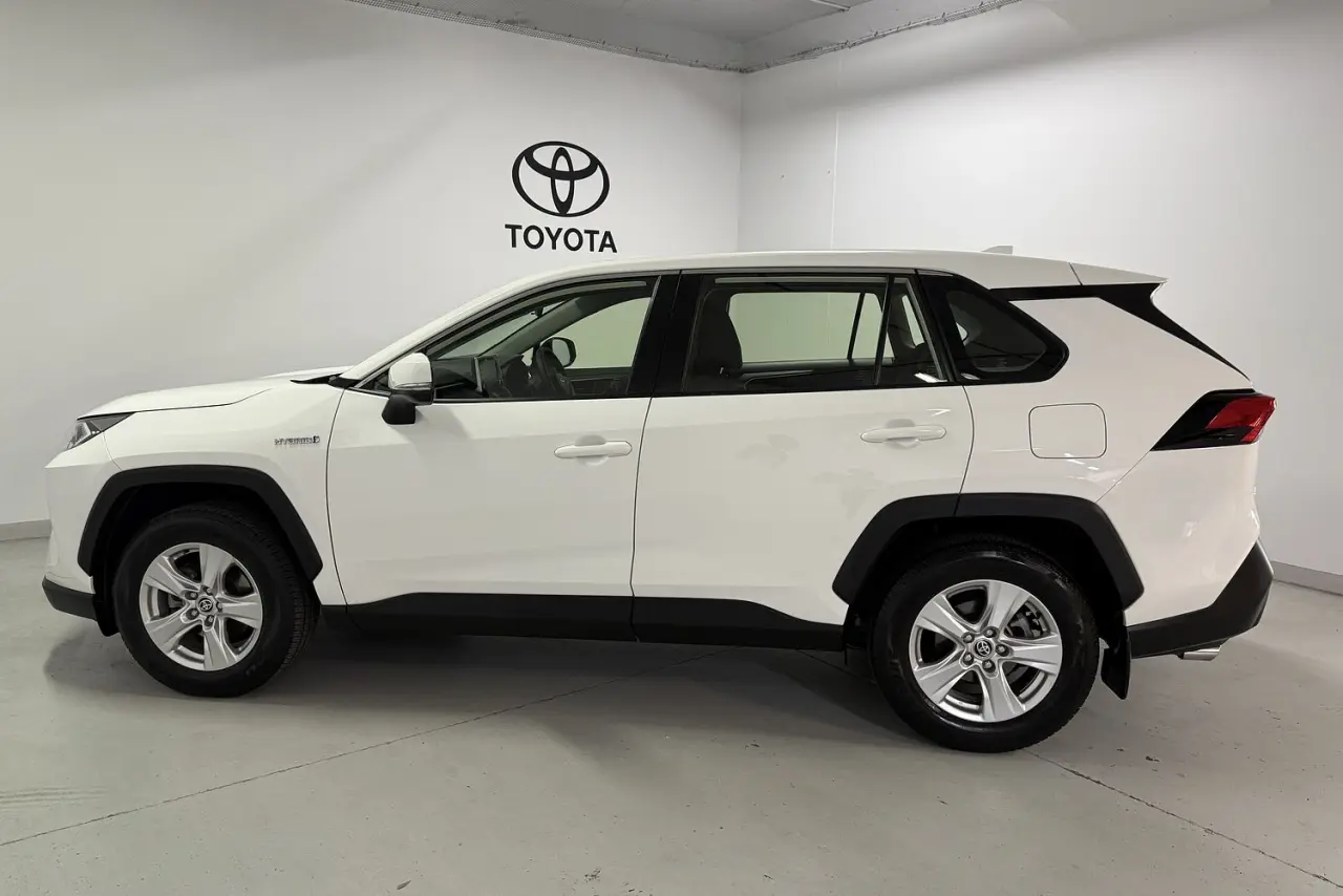 2021 Toyota RAV4 Gallery Image 6
