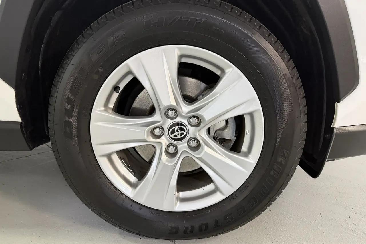 2021 Toyota RAV4 Gallery Image 7