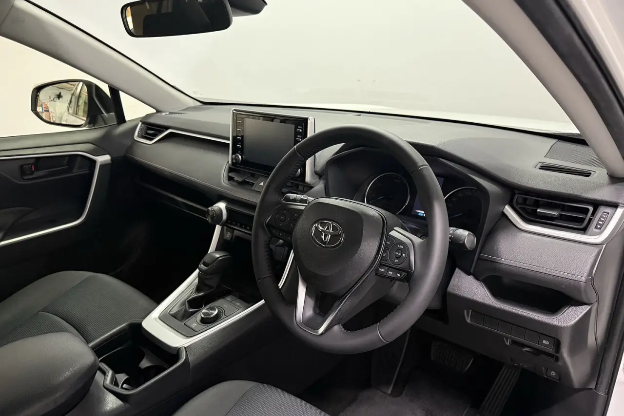 2021 Toyota RAV4 Gallery Image 8