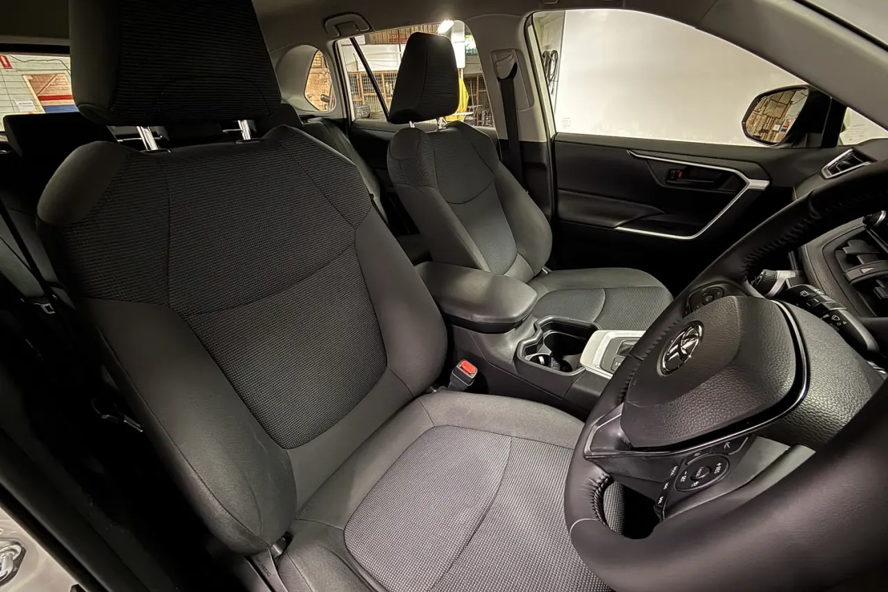 2021 Toyota RAV4 Gallery Image 9