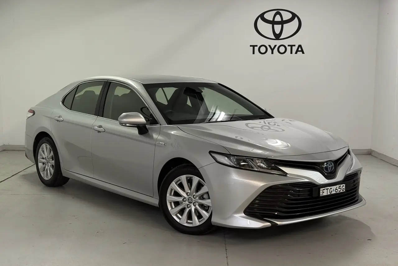 2020 Toyota Camry Gallery Image 1
