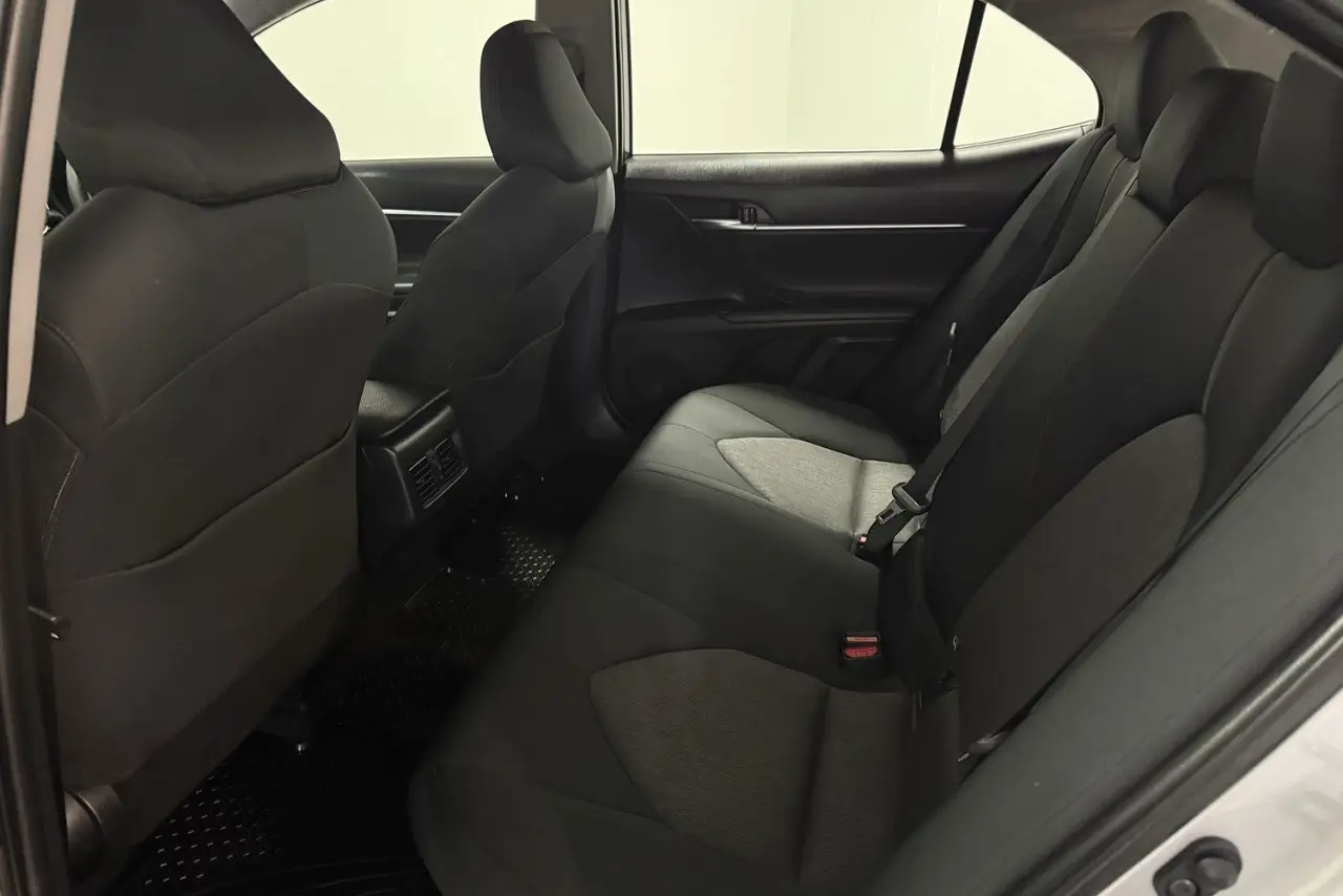 2020 Toyota Camry Gallery Image 13