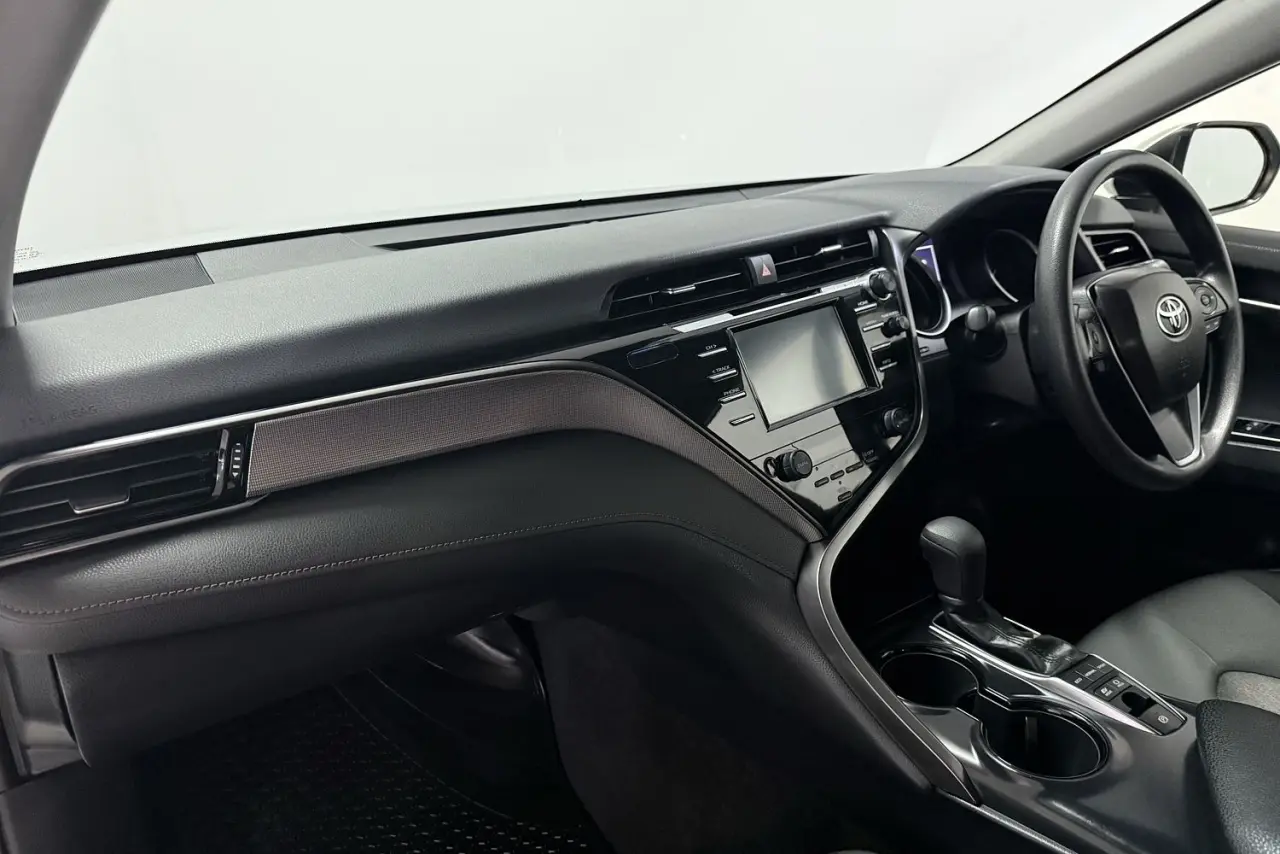 2020 Toyota Camry Gallery Image 14