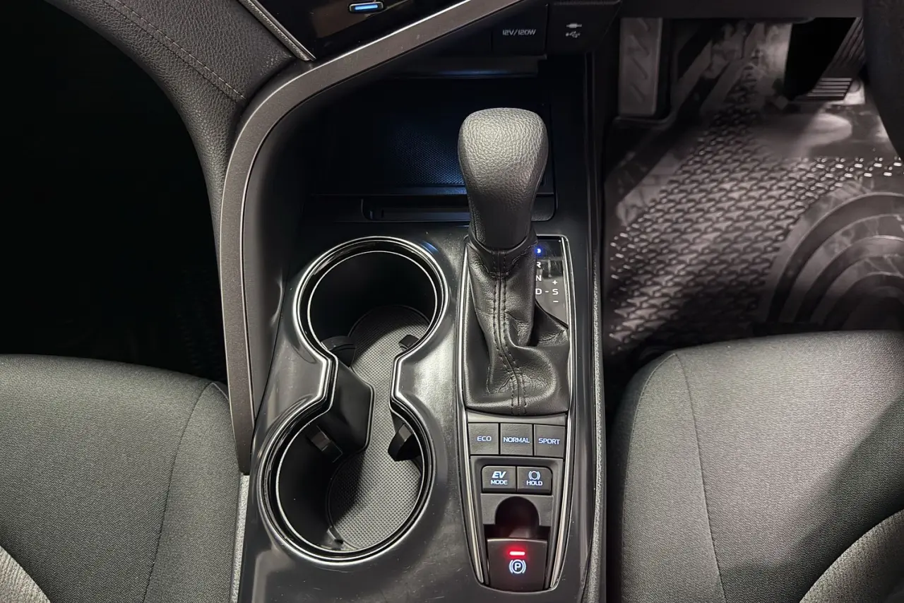 2020 Toyota Camry Gallery Image 19