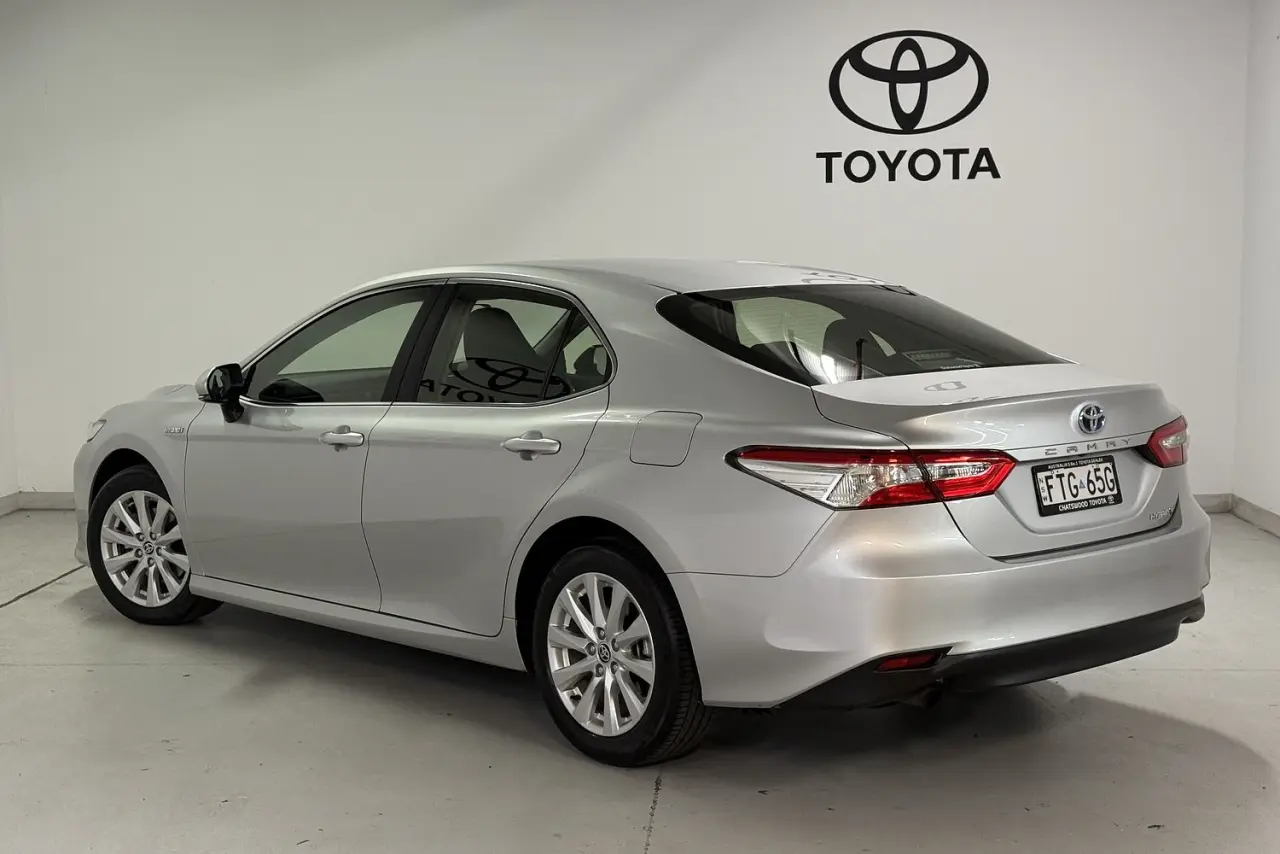 2020 Toyota Camry Gallery Image 5