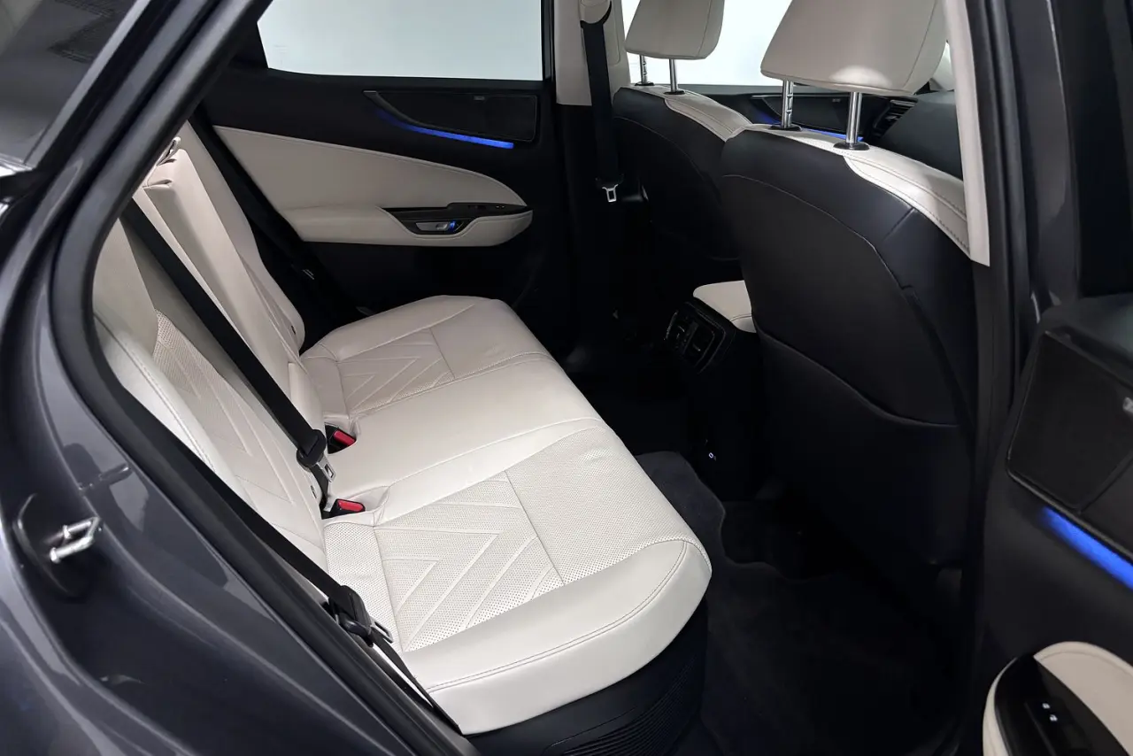 2024 Lexus NX Gallery Image 11