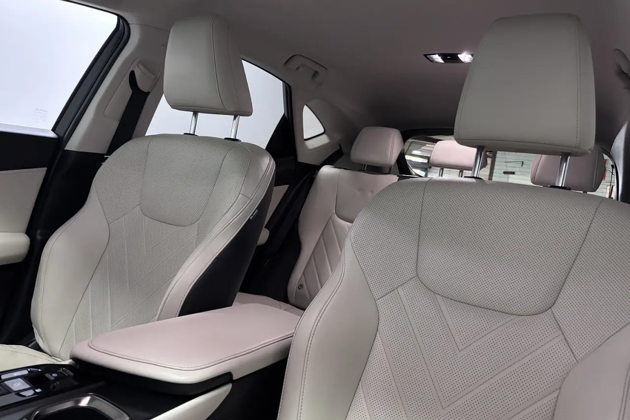 2024 Lexus NX Gallery Image 15