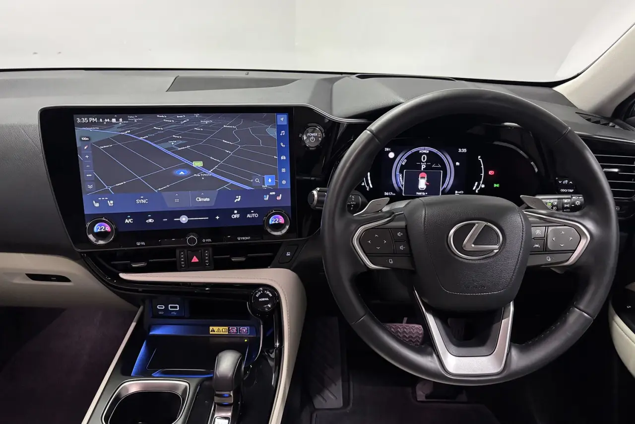 2024 Lexus NX Gallery Image 16
