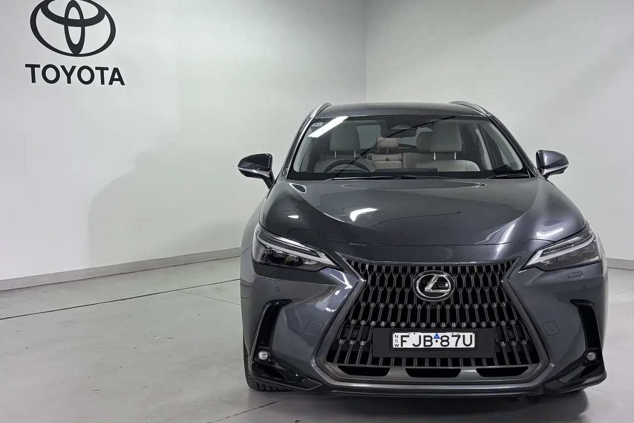 2024 Lexus NX Gallery Image 2