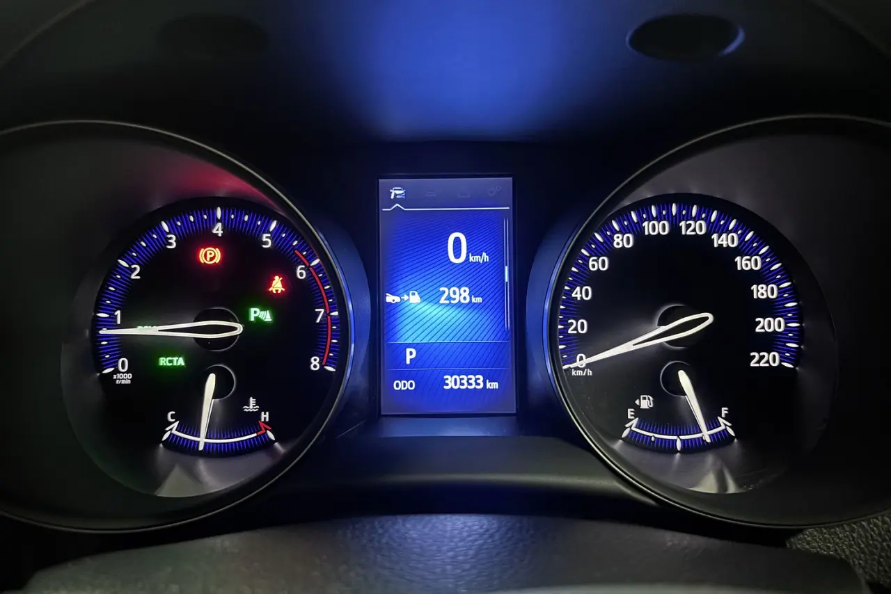 2018 Toyota C-HR Gallery Image 17