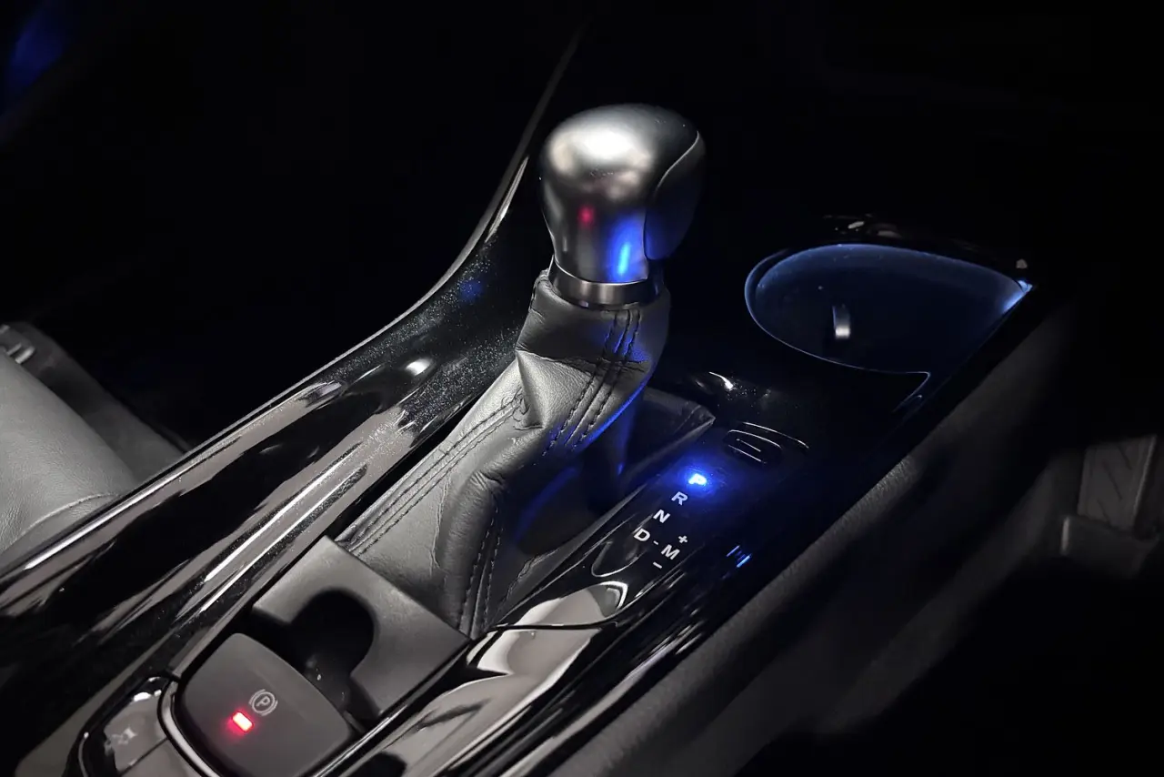 2018 Toyota C-HR Gallery Image 19