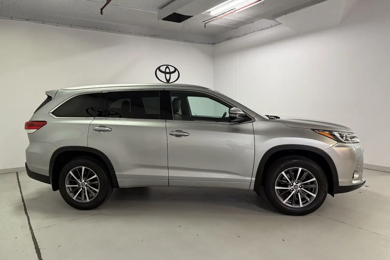 2019 Toyota Kluger Gallery Image 3