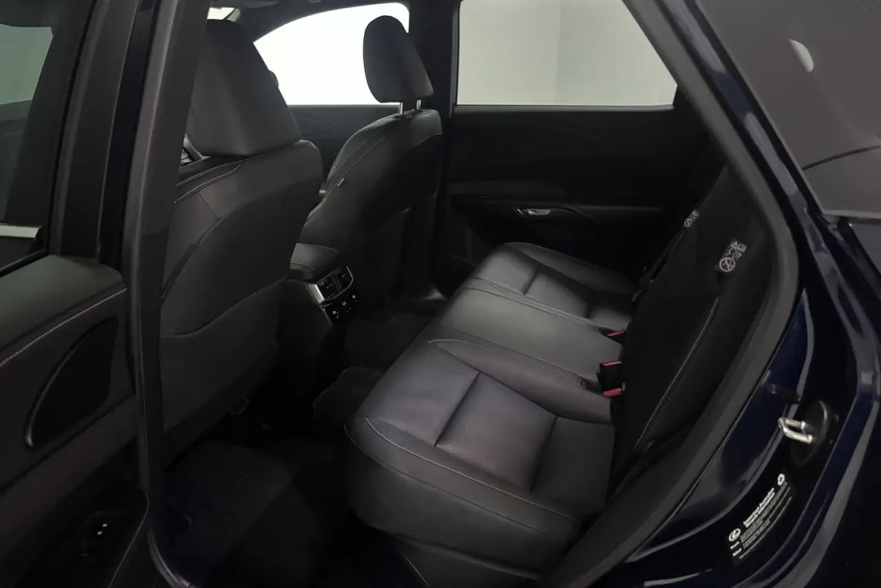 2024 Lexus RX Gallery Image 11