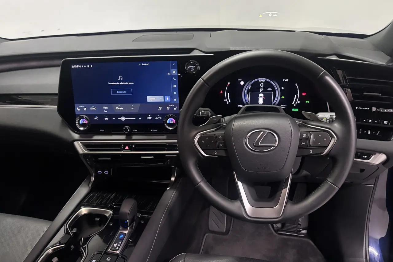 2024 Lexus RX Gallery Image 16