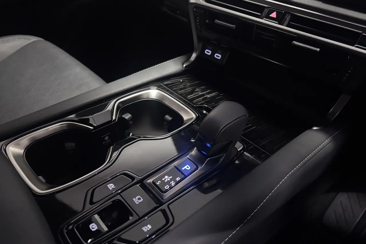 2024 Lexus RX Gallery Image 19