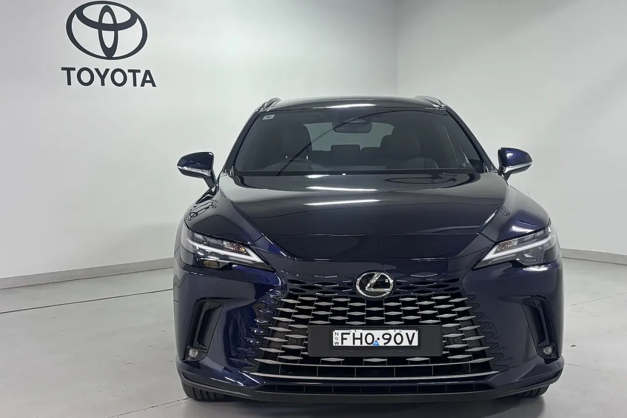 2024 Lexus RX Gallery Image 2