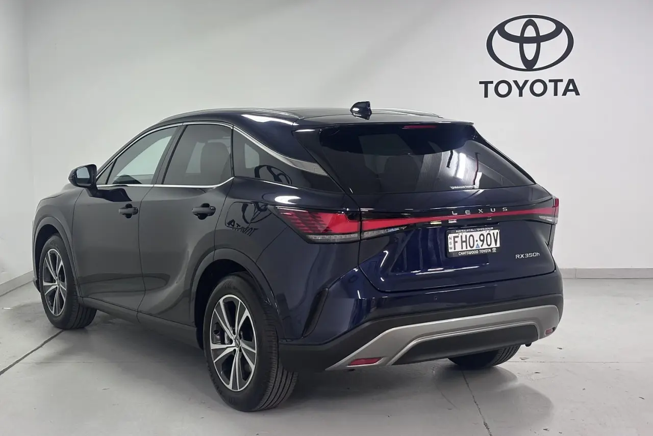 2024 Lexus RX Gallery Image 8