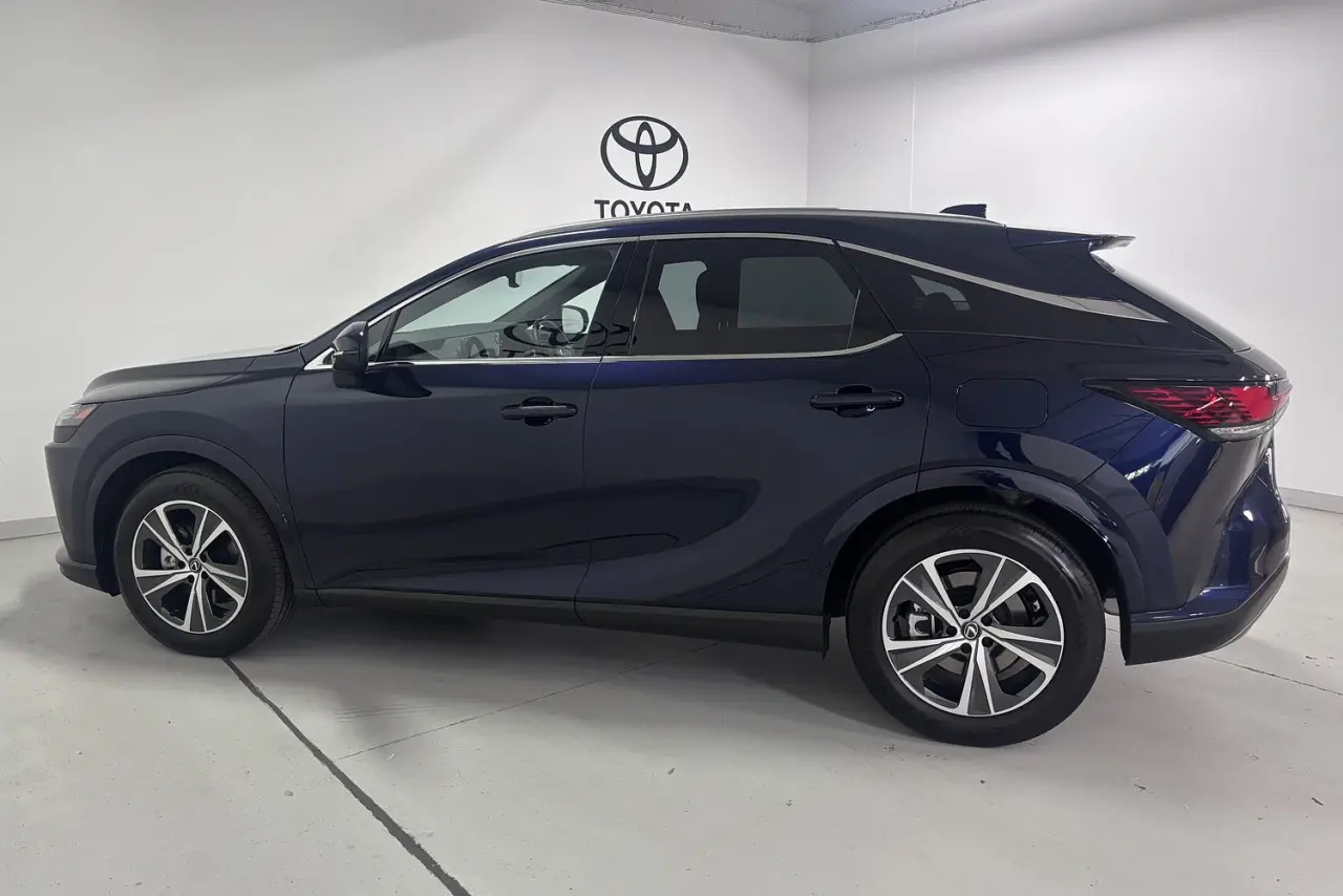 2024 Lexus RX Gallery Image 9