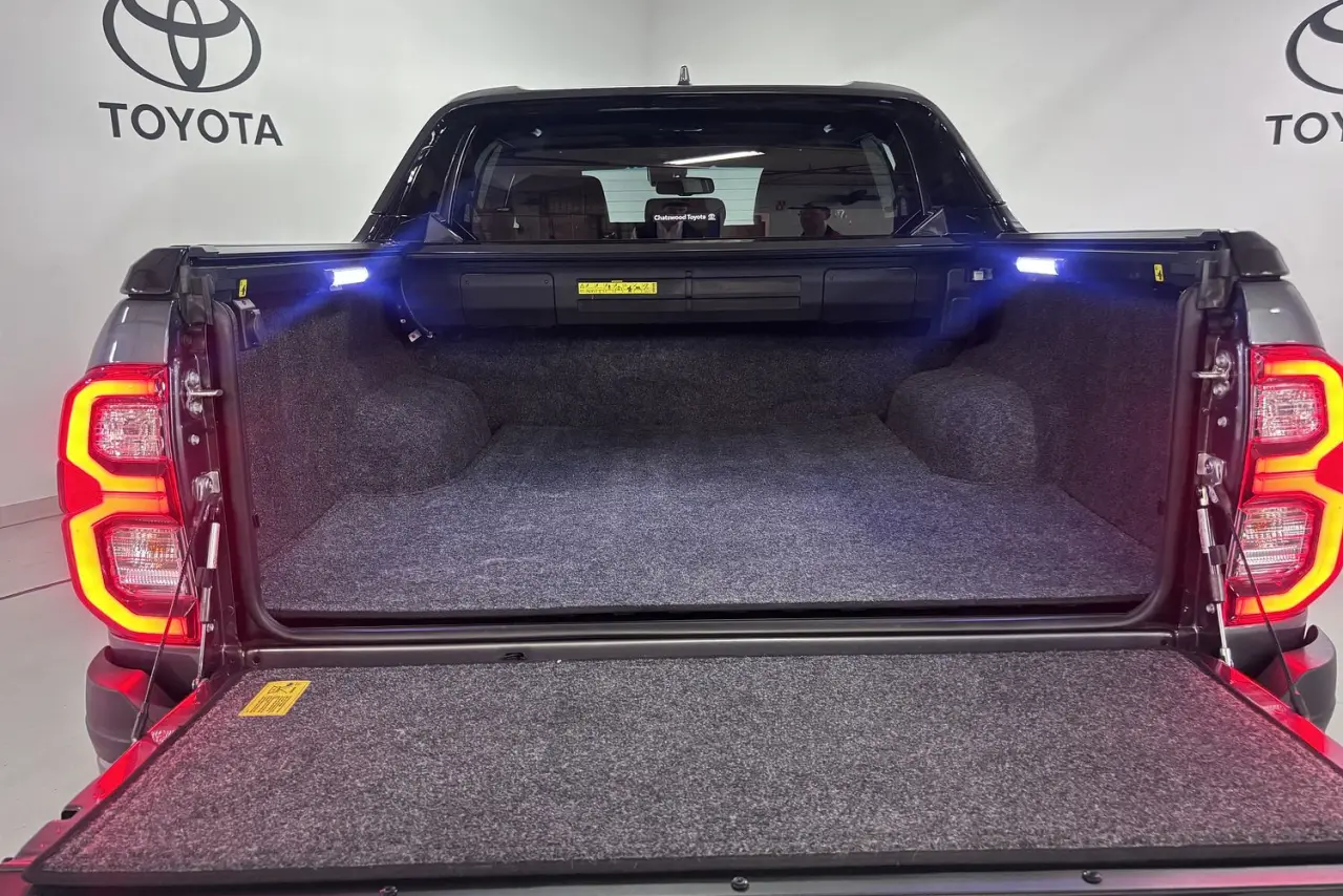 2024 Toyota Hilux Gallery Image 13