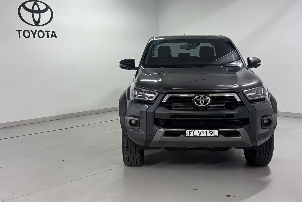 2024 Toyota Hilux Gallery Image 2