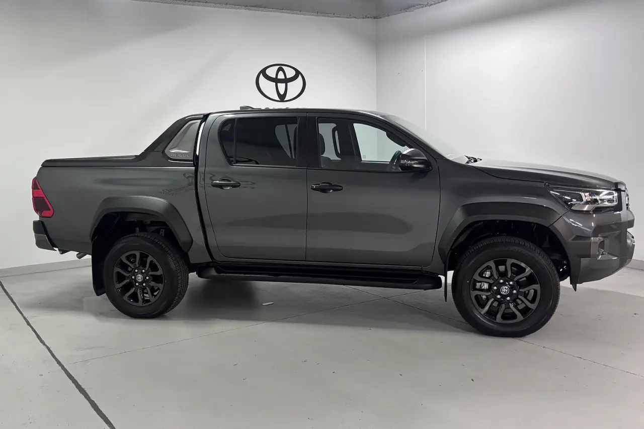 2024 Toyota Hilux Gallery Image 4