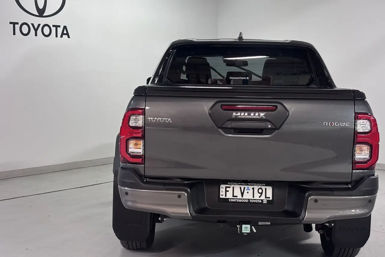2024 Toyota Hilux Gallery Image 6