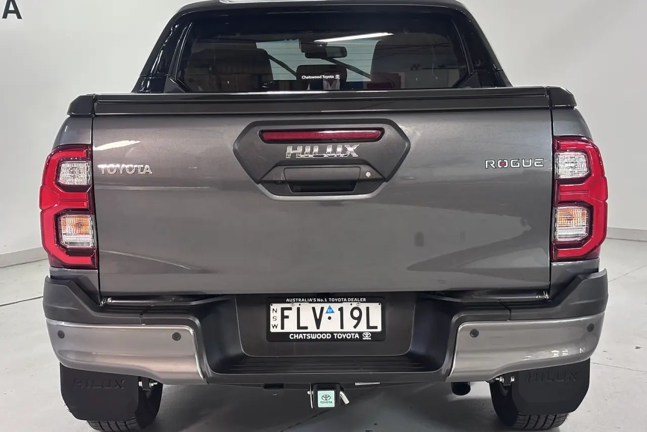 2024 Toyota Hilux Gallery Image 7