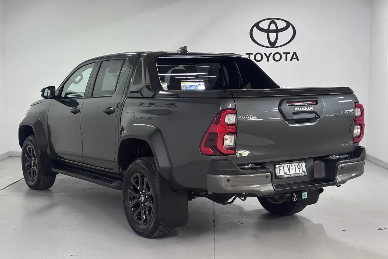 2024 Toyota Hilux Gallery Image 8