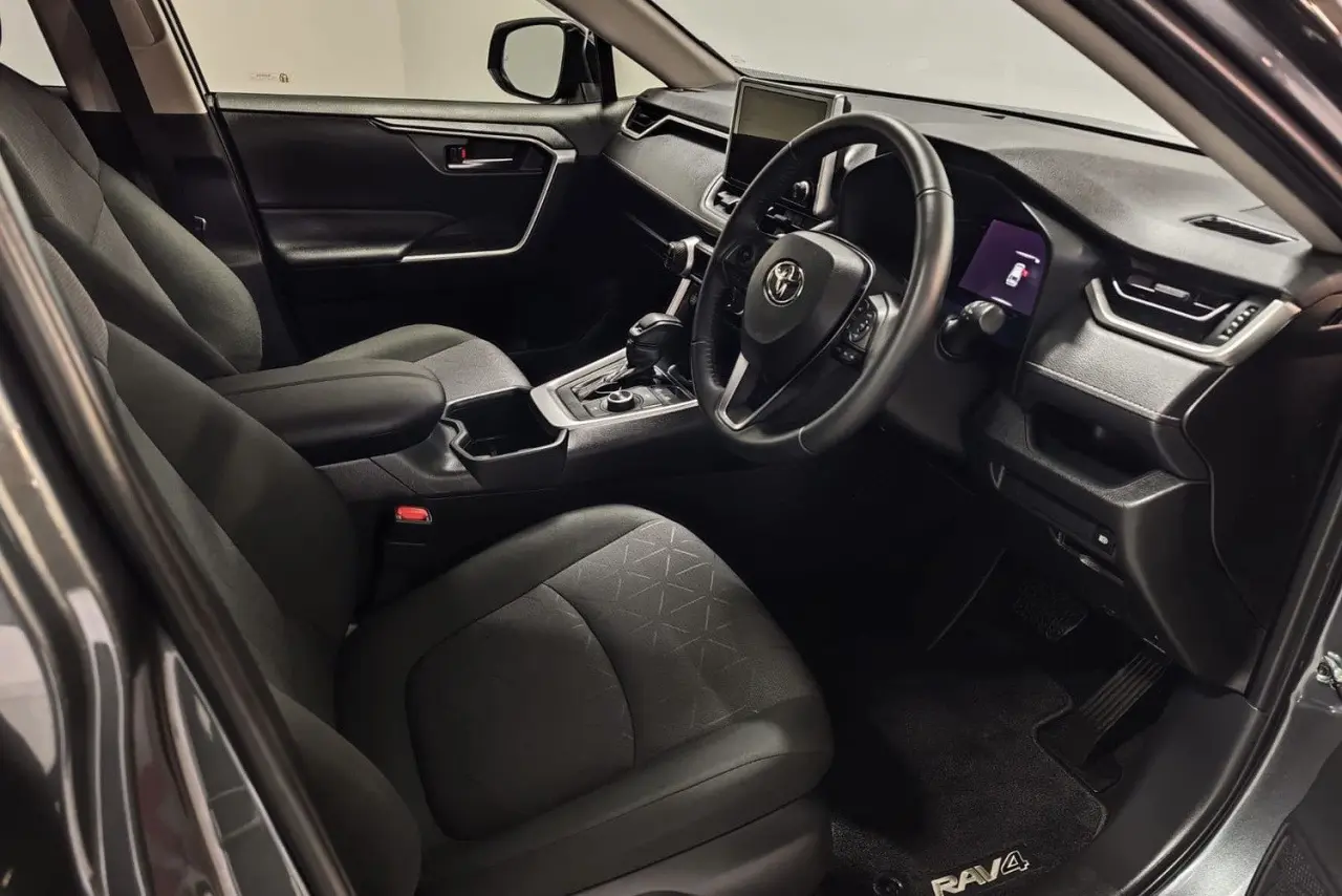 2024 Toyota RAV4 Gallery Image 10