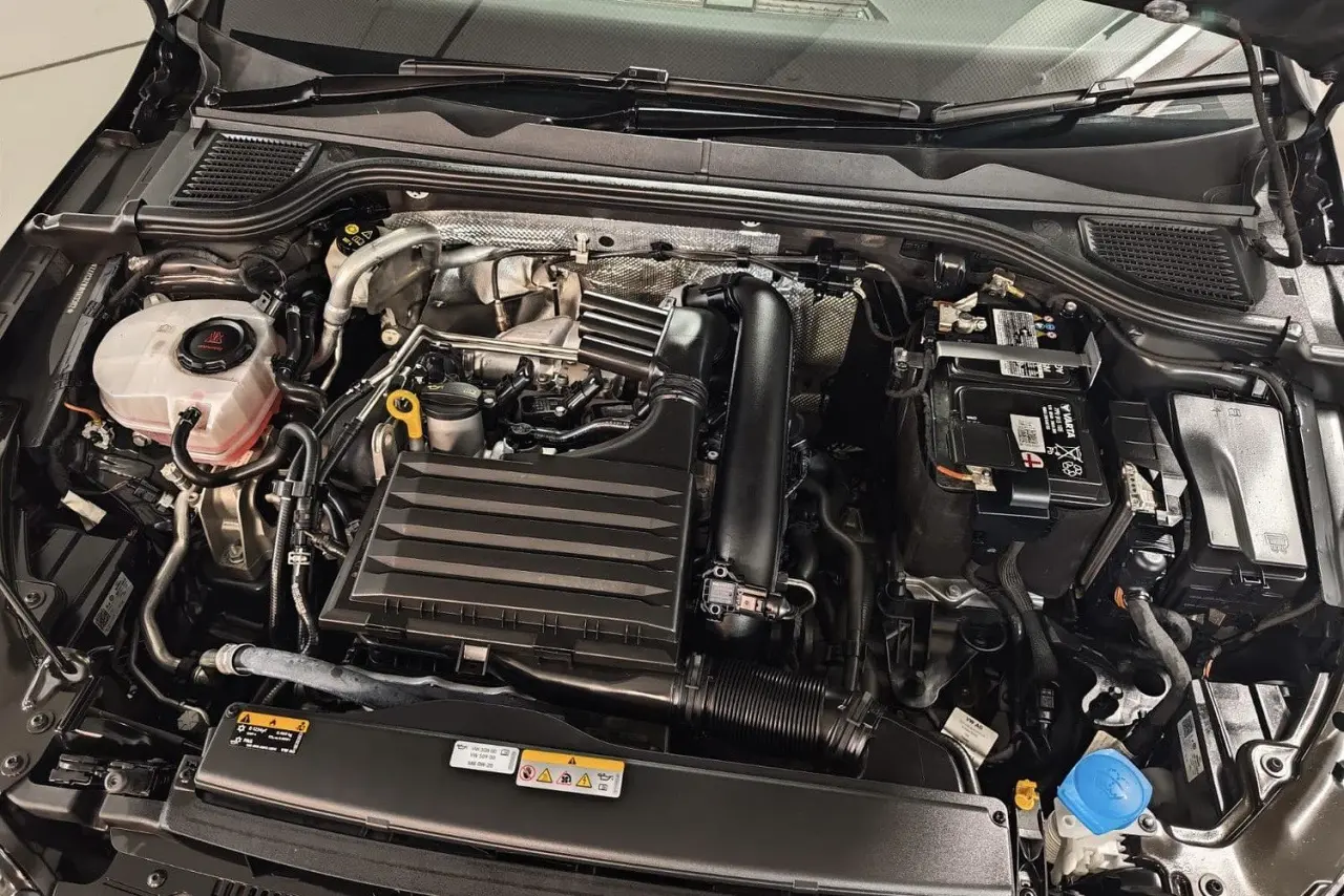 2021 Volkswagen Golf Gallery Image 22