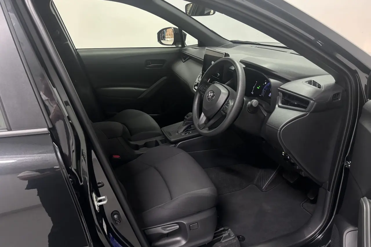 2025 Toyota Corolla Cross Gallery Image 10