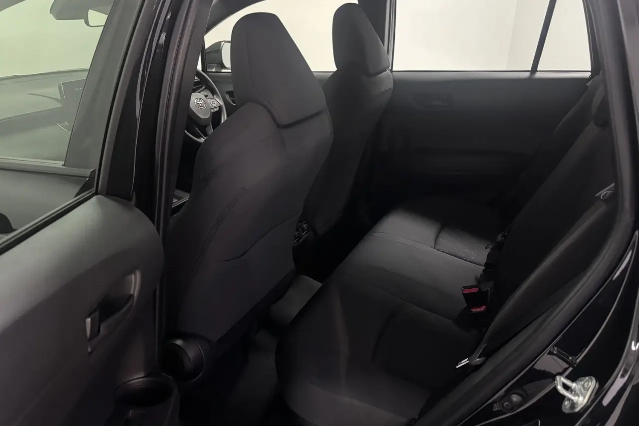 2025 Toyota Corolla Cross Gallery Image 14