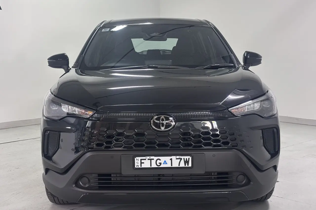 2025 Toyota Corolla Cross Gallery Image 3