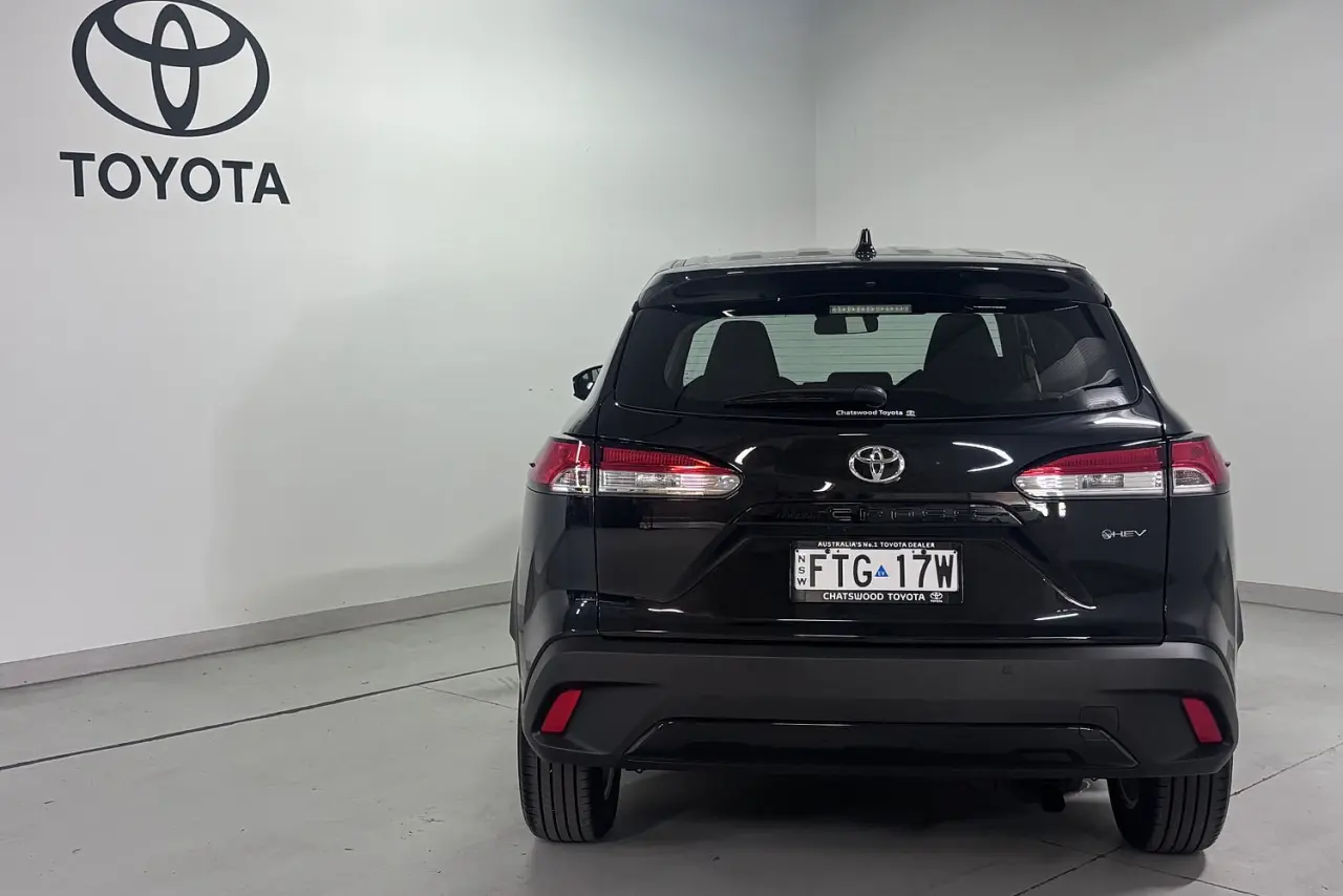 2025 Toyota Corolla Cross Gallery Image 6