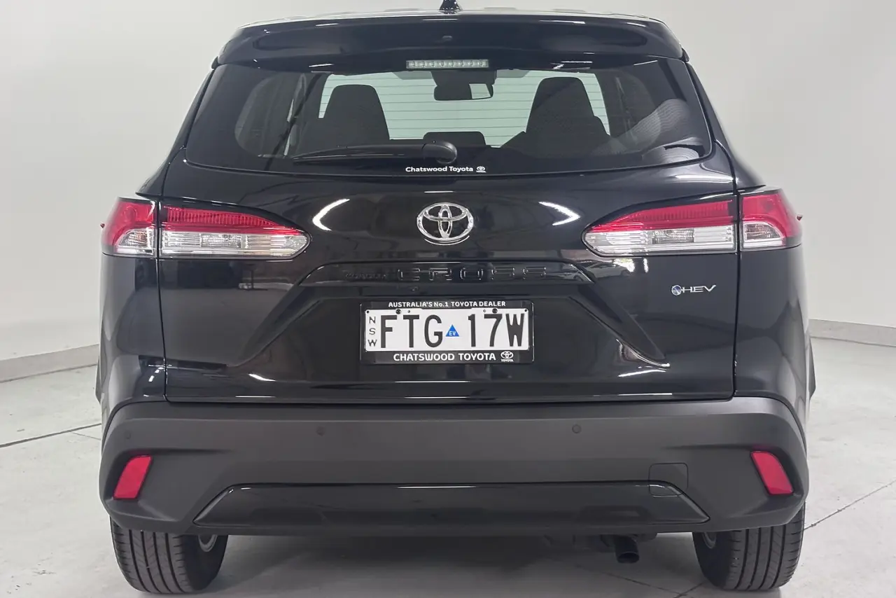 2025 Toyota Corolla Cross Gallery Image 7