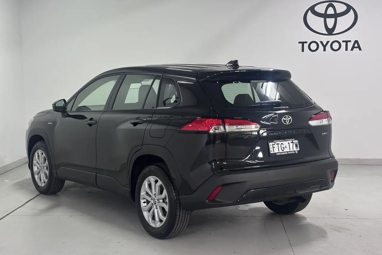 2025 Toyota Corolla Cross Gallery Image 8