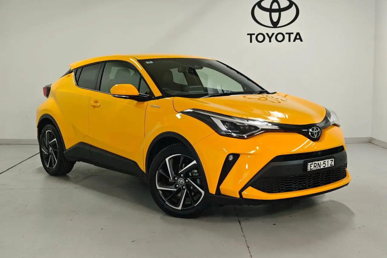 2021 Toyota C-HR Gallery Image 1