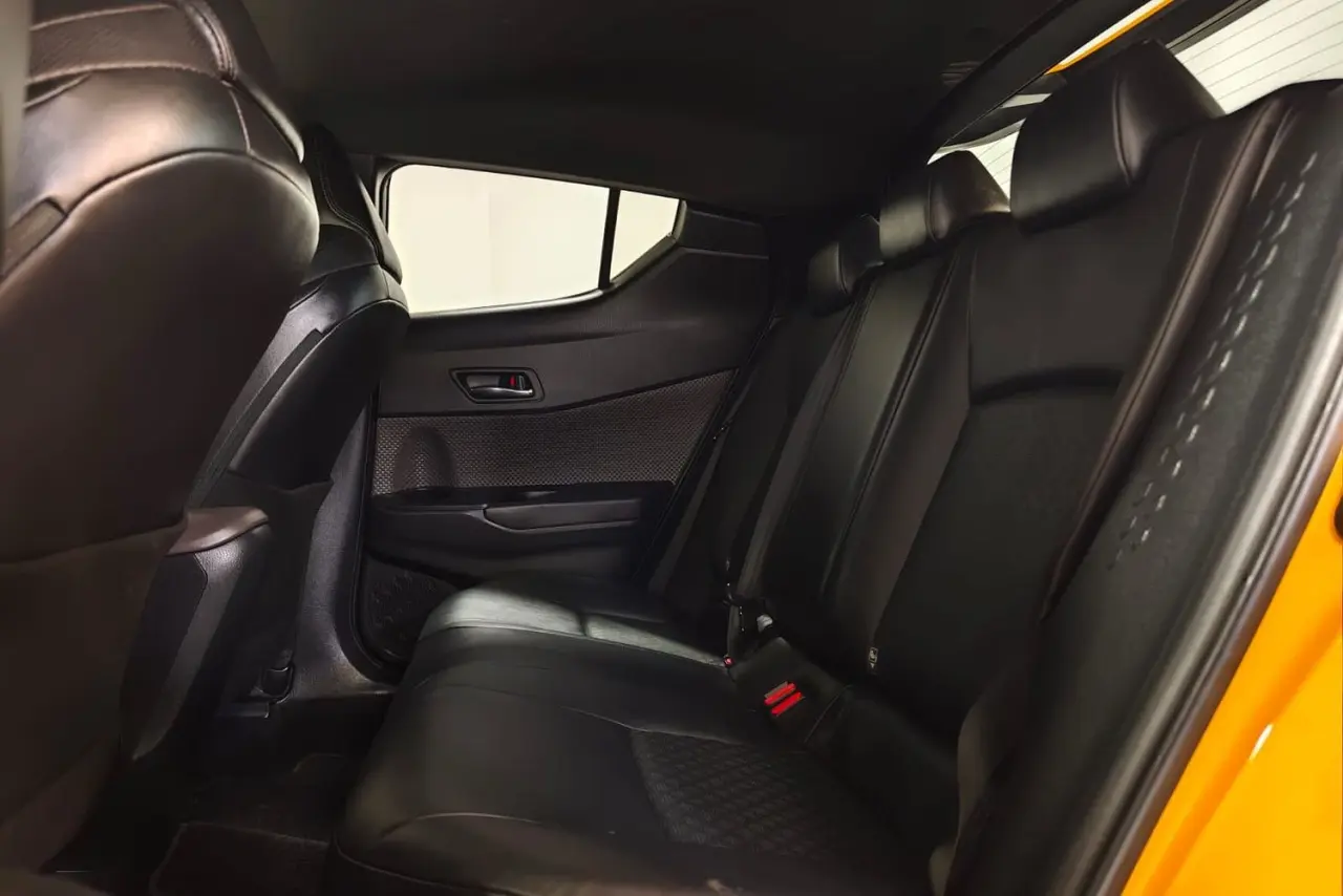 2021 Toyota C-HR Gallery Image 13